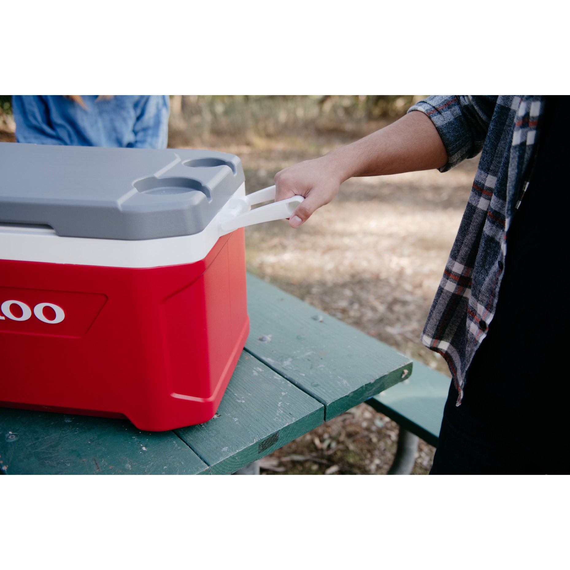 Nevera portátil 49 litros IGLOO LATITUDE 52 Roja